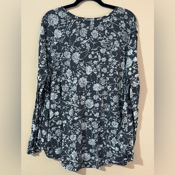 Peruvian Connection Black and White Floral Blouse size XL - Picture 4 of 6